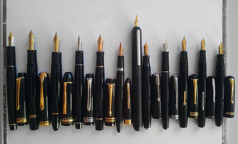 How to Store a Fountain Pen - Vertical Fountain Pens with nibs upwards
