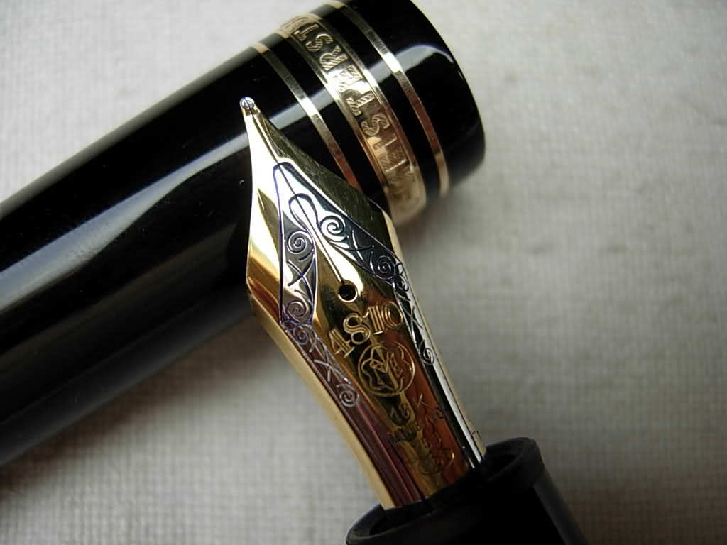celebrities-and-their-fountain-pens-montblanc-meisterstuck-149