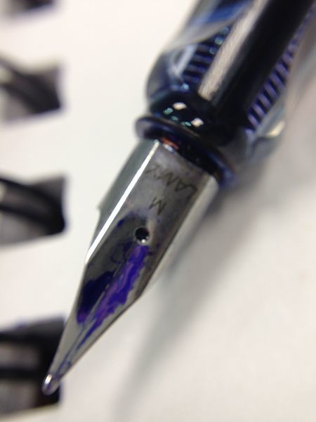 How to Store a Fountain Pen - LAMY Fountain pen nib with blue ink