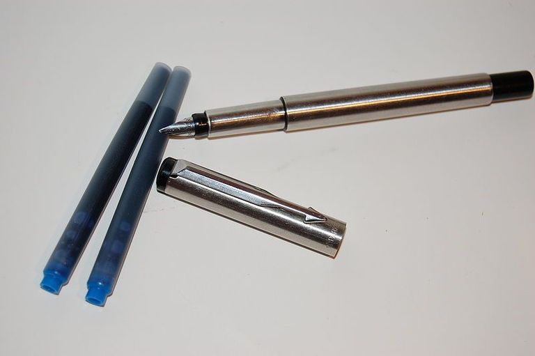 Fountain pen vs Ballpoint: Which is better? - LuxiPens™