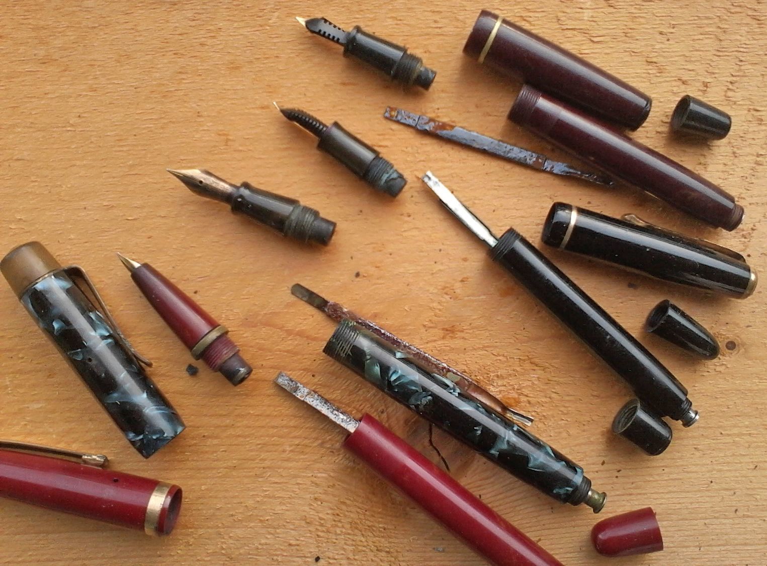 How to Clean a Fountain Pen - Disassembled Pen