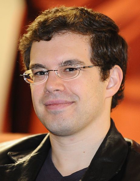 famous-authors-and-their-fountain-pens-christopher-paolini