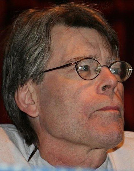 famous-authors-and-their-fountain-pens-stephen-king